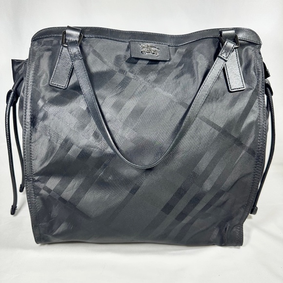 Women Burberry Buckleigh Nova Check Nylon Tote Black/Charcoal - Picture 1 of 10